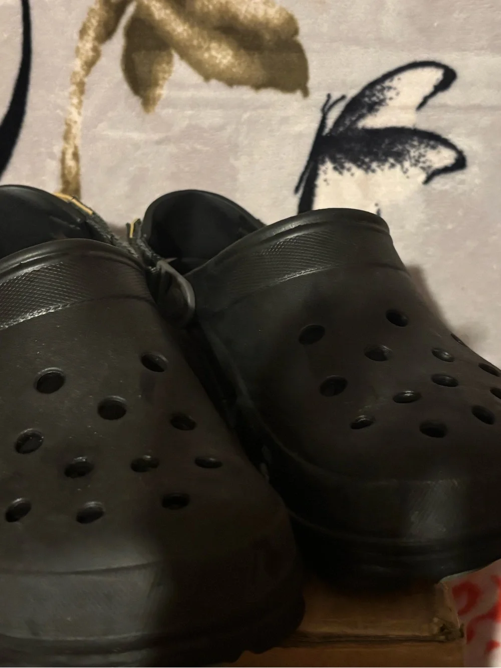 CROCS Men's Black Casual Vented Clogs